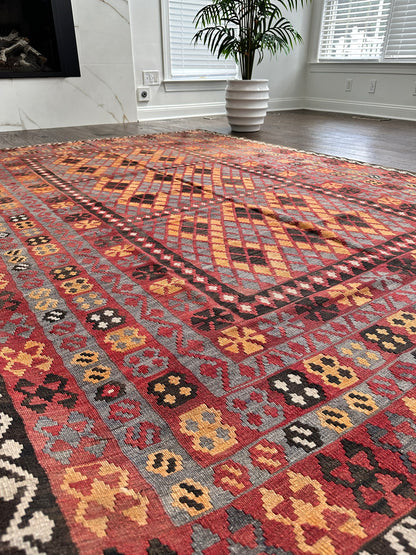 7x10 Old Washed Kilim